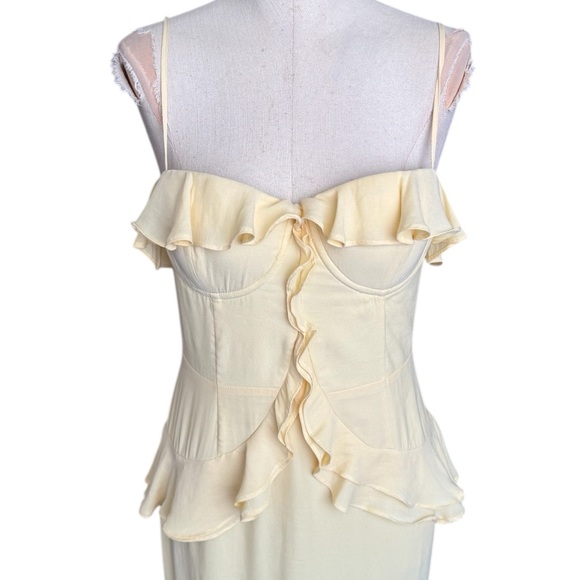 Lovers and Friends Melissa Gown in Yellow Cream - Picture 3 of 13